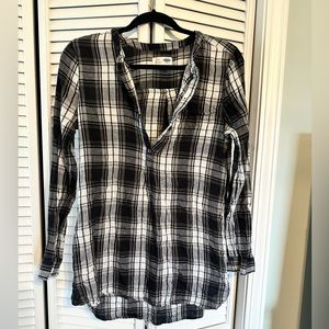 Women’s Old Navy black and white tunic sz M